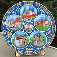 Tallinn 20cm Wandteller aus handbemalter Keramik dekorativ Suvenix EE-PT-002