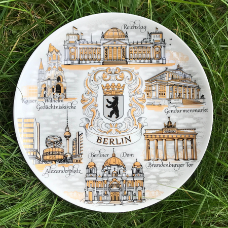 Talerz porcelanowy ozdobny złoty pamiątka z Berlina 20cm DE-MT-101