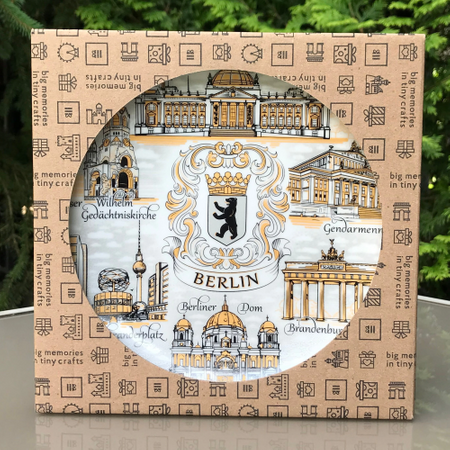 Talerz porcelanowy ozdobny złoty pamiątka z Berlina 20cm DE-MT-101